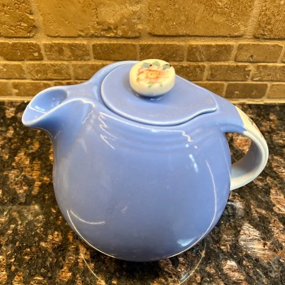 SOLD - Vintage Hall's Superior Quality Kitchenware Teapot Rose Parade - Picture 2 of 8